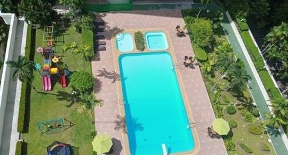 For rent 3 bedrooms condo in Watthana, Bangkok