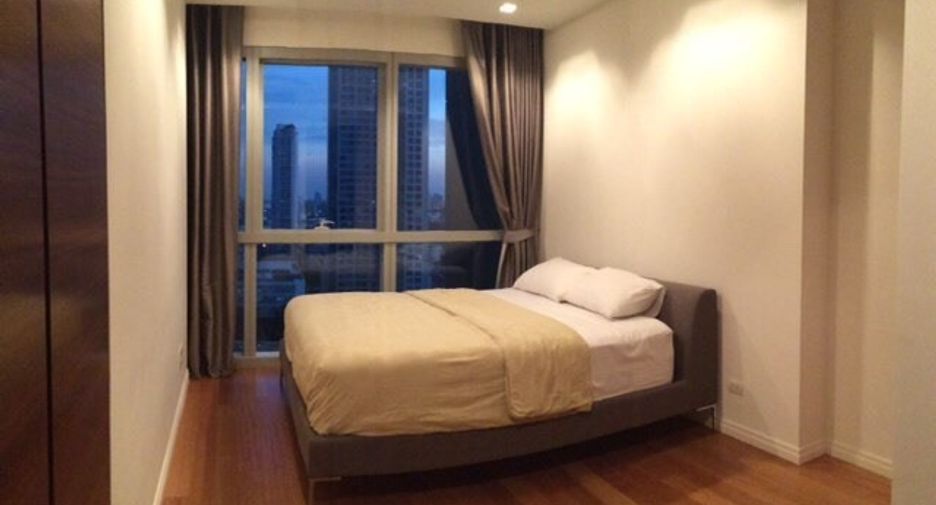 For sale 2 bedrooms condo in Sathon, Bangkok