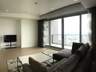 Wohnung zum Kauf mit 2 Zimmer in Sathon, Bangkok