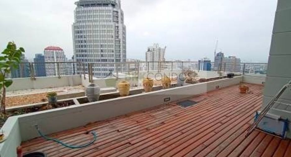 For sale 3 bedrooms condo in Khlong Toei, Bangkok