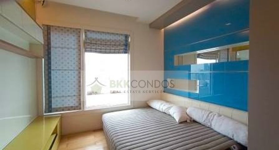 For sale 3 bedrooms condo in Khlong Toei, Bangkok