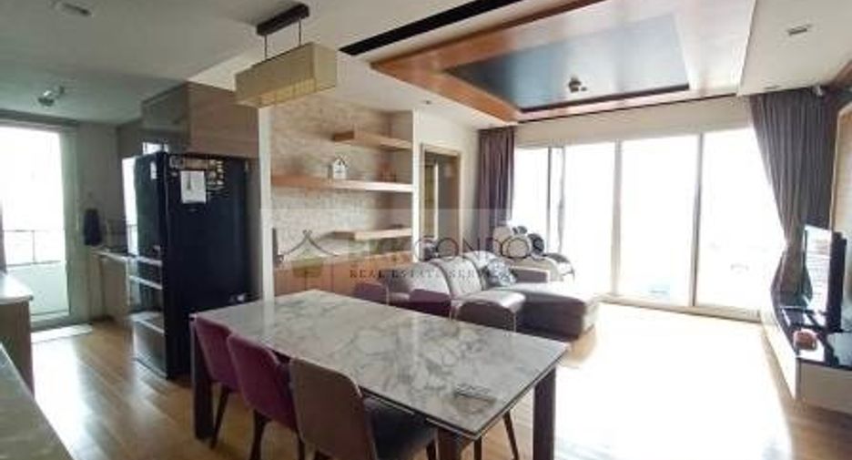 For sale 3 bedrooms condo in Khlong Toei, Bangkok