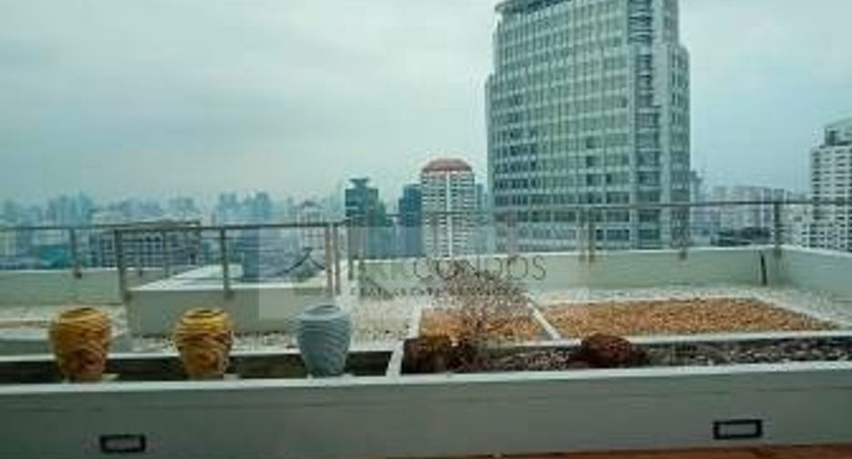 For sale 3 bedrooms condo in Khlong Toei, Bangkok
