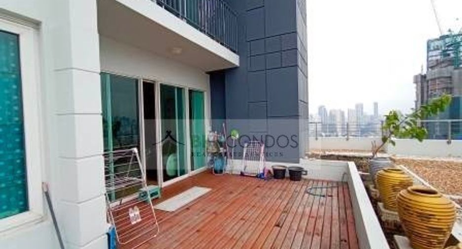 For sale 3 bedrooms condo in Khlong Toei, Bangkok