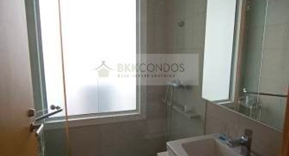 For sale 3 bedrooms condo in Khlong Toei, Bangkok