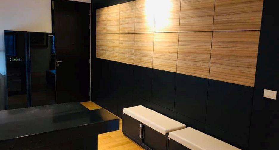 For sale 3 bedrooms condo in Khlong Toei, Bangkok