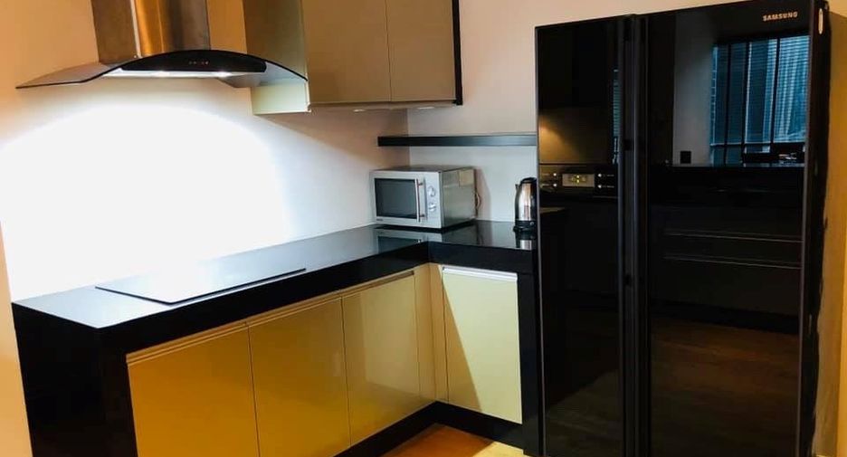 For sale 3 bedrooms condo in Khlong Toei, Bangkok