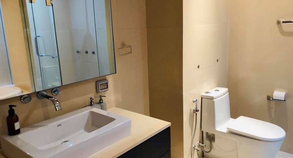 For sale 3 bedrooms condo in Khlong Toei, Bangkok