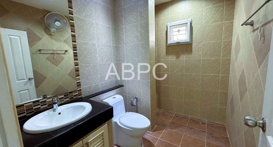 For sale 3 bedrooms house in Bang Lamung, Chonburi