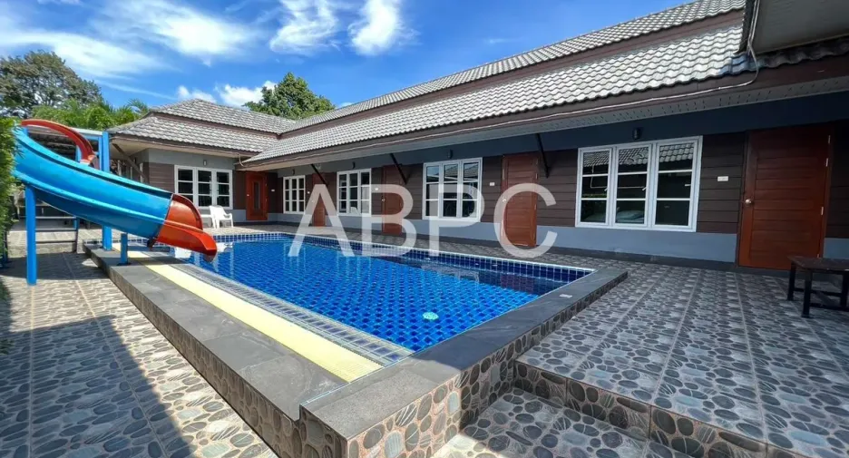 For rent 6 bedrooms house in Bang Lamung, Chonburi