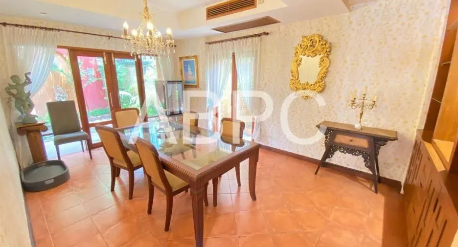 For rent and for sale 4 bedrooms house in Jomtien, Pattaya