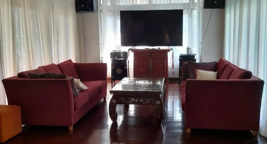 For rent and for sale 4 bedrooms house in Jomtien, Pattaya