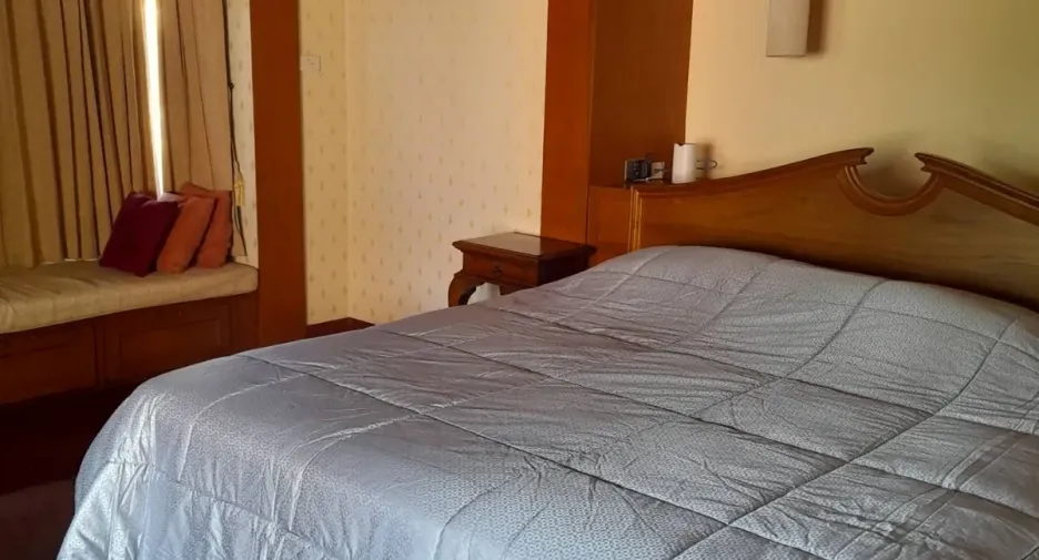 For rent and for sale 4 bedrooms house in Jomtien, Pattaya
