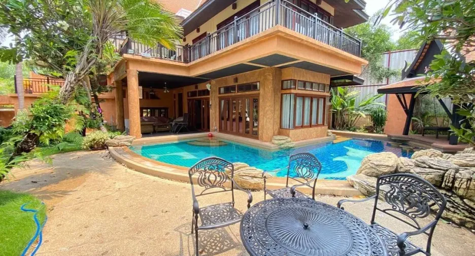 For rent and for sale 4 bedrooms house in Jomtien, Pattaya