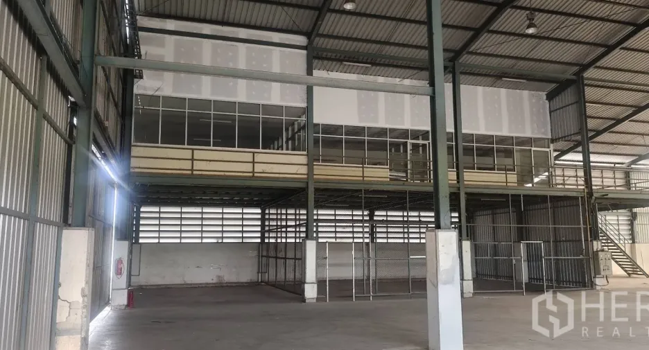 For rent warehouse in Lat Lum Kaeo, Pathum Thani