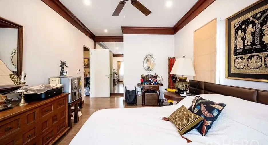 For sale 5 bedrooms house in Prawet, Bangkok