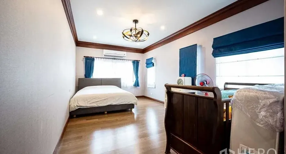 For sale 5 bedrooms house in Prawet, Bangkok