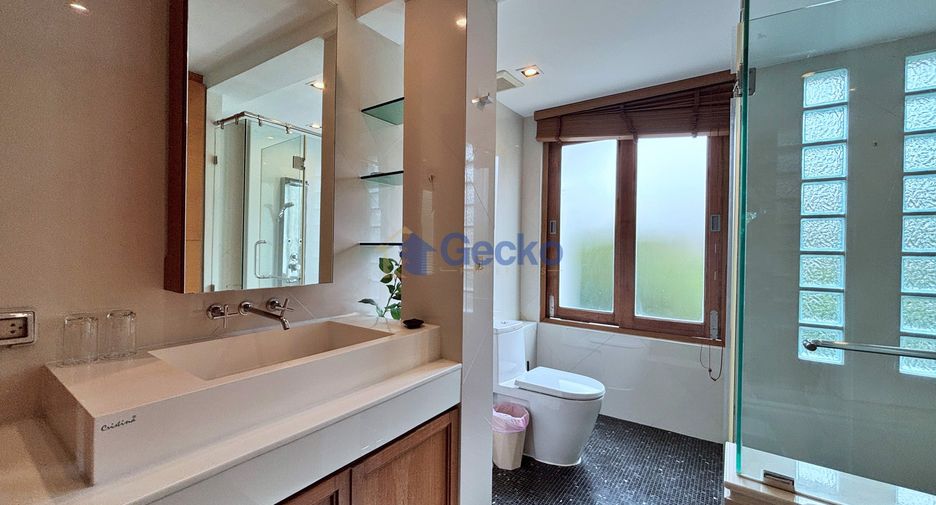 For rent and for sale 5 bedrooms house in Bang Lamung, Chonburi