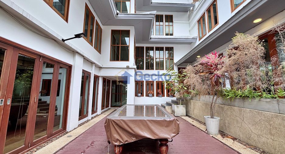 For rent and for sale 5 bedrooms house in Bang Lamung, Chonburi