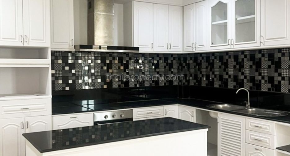 For sale and for rent 6 bedrooms house in Bang Lamung, Chonburi