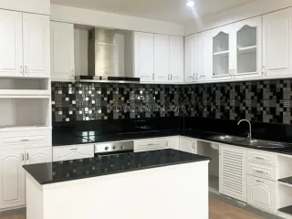 Casa en alquiler y en venta de 6 habitaciones en Bang Lamung, Chonburi