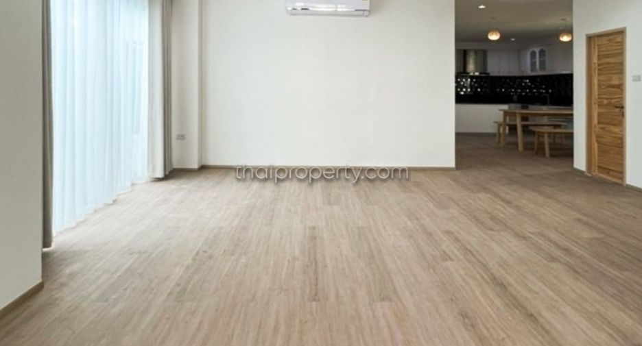 For sale and for rent 6 bedrooms house in Bang Lamung, Chonburi