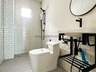 Casa en venta y en alquiler de 6 habitaciones en Bang Lamung, Chonburi