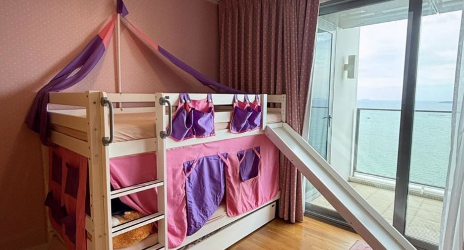 For sale 3 bedrooms condo in North Pattaya, Pattaya