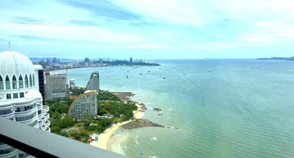 For sale 3 bedrooms condo in North Pattaya, Pattaya