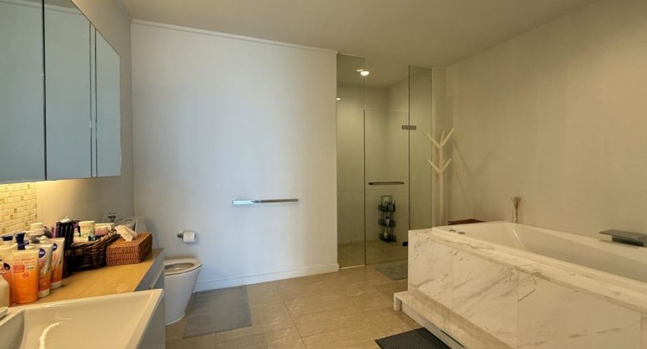 For sale 3 bedrooms condo in North Pattaya, Pattaya