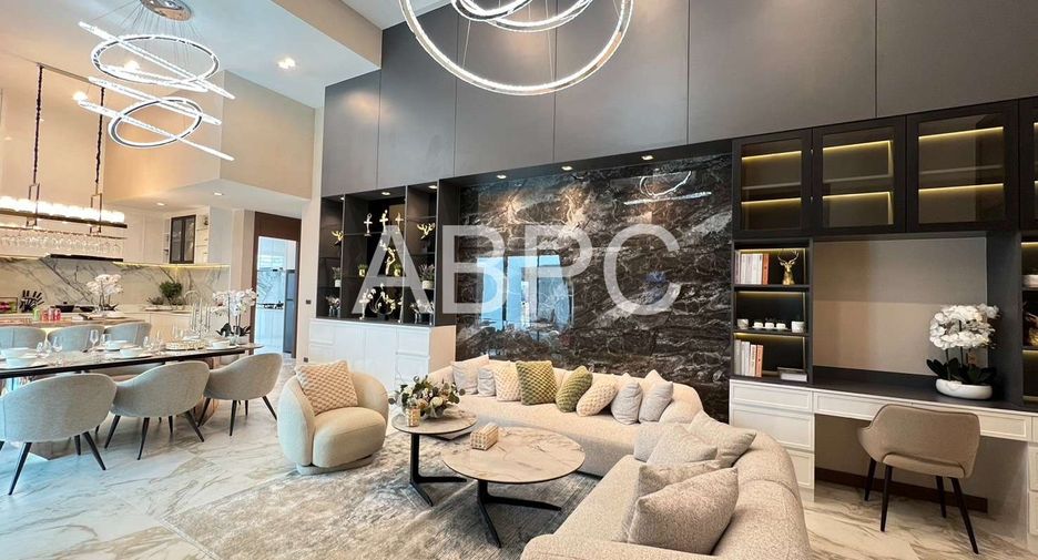 Casa en venta de 4 habitaciones en Bang Lamung, Chonburi