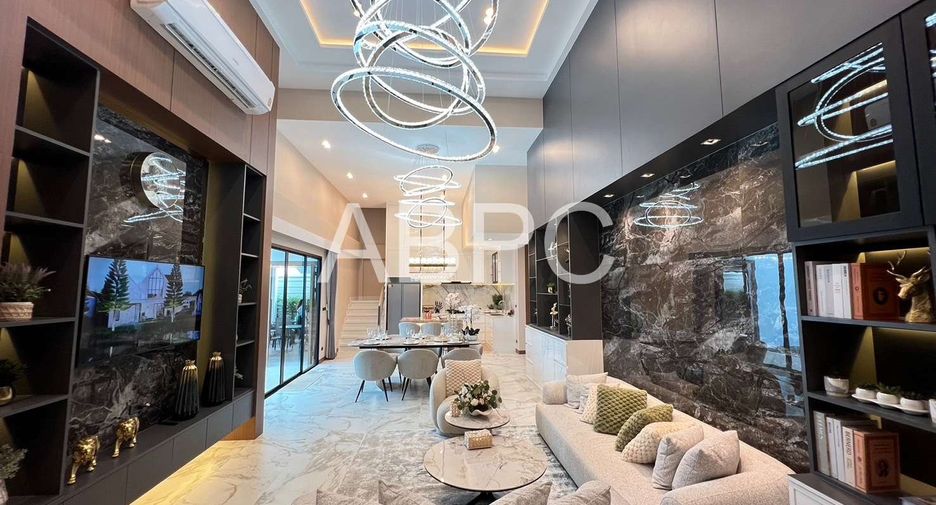 Casa en venta de 4 habitaciones en Bang Lamung, Chonburi