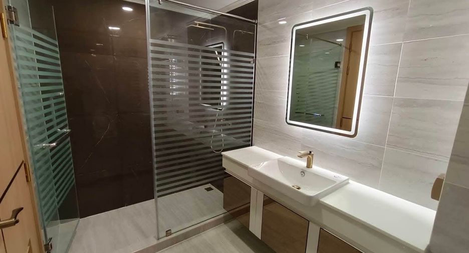 À vendre 2 chambres condo à Jomtien, Pattaya