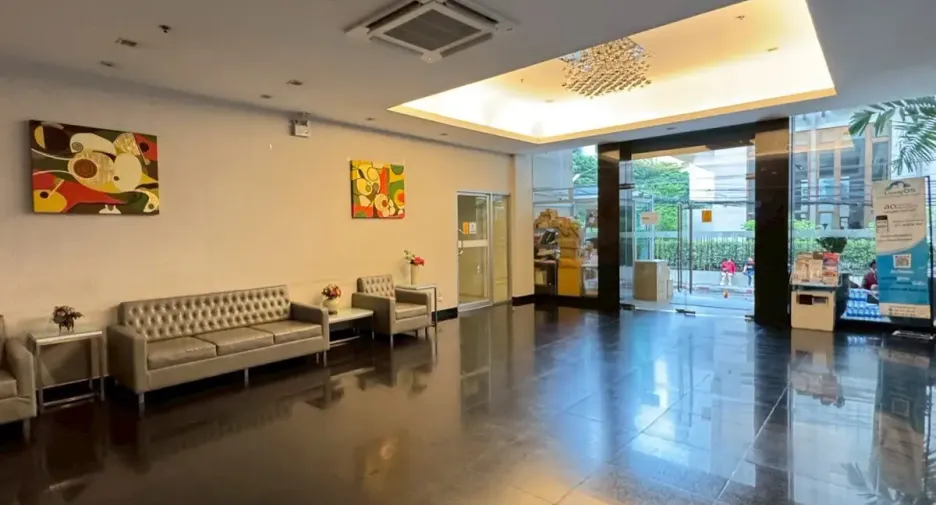 出租 和 出售 2 卧室 公寓 在 Watthana, 曼谷