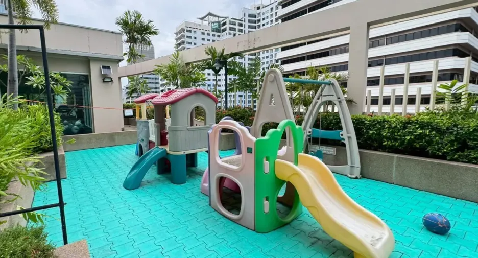 出租 和 出售 2 卧室 公寓 在 Watthana, 曼谷