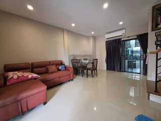 À vendre 3 chambres maison de ville à Bang Kruai, Nonthaburi