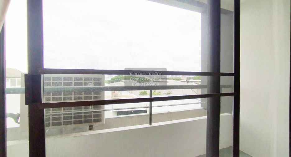 À vendre 2 chambres condo à Bang Na, Bangkok