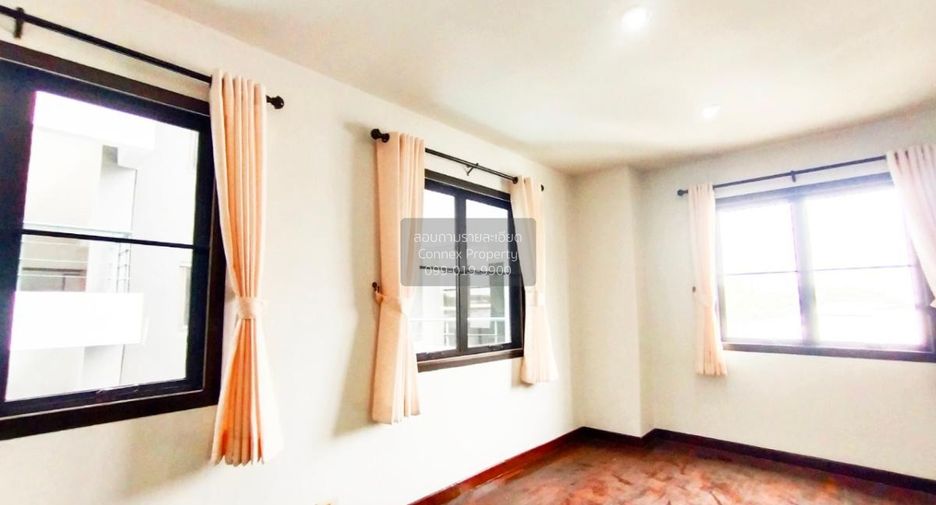 À vendre 2 chambres condo à Bang Na, Bangkok