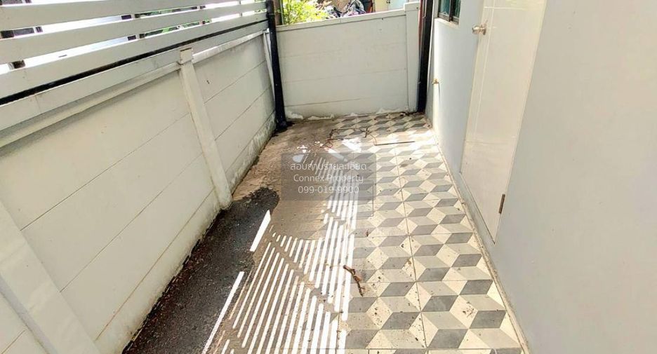For sale 3 bedrooms townhouse in Khlong Sam Wa, Bangkok