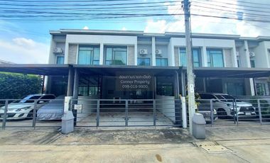 For sale 3 bedrooms townhouse in Khlong Sam Wa, Bangkok