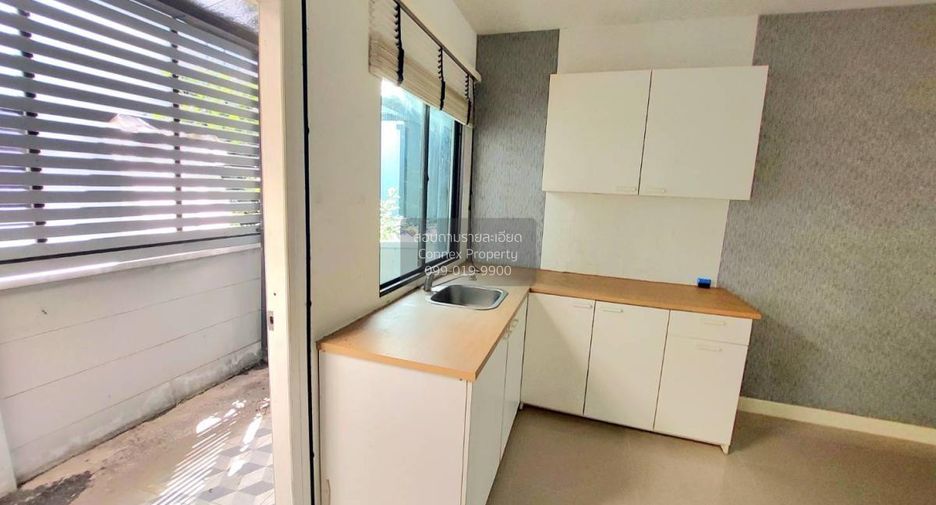 For sale 3 bedrooms townhouse in Khlong Sam Wa, Bangkok