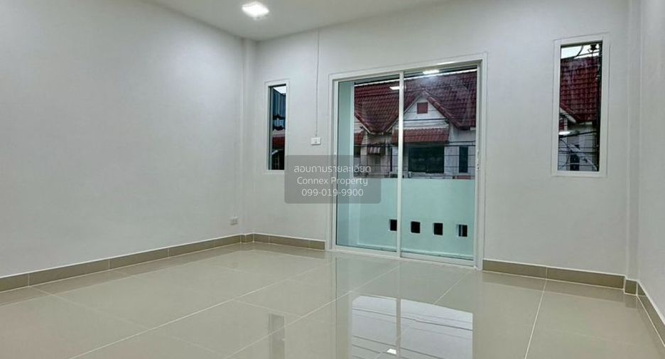 Casa adosada en venta de 3 habitaciones en Bang Bua Thong, Nonthaburi