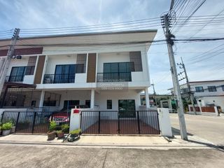 For sale 3 bedrooms townhouse in Mueang Chon Buri, Chonburi