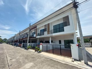 For sale 3 bedrooms townhouse in Mueang Chon Buri, Chonburi