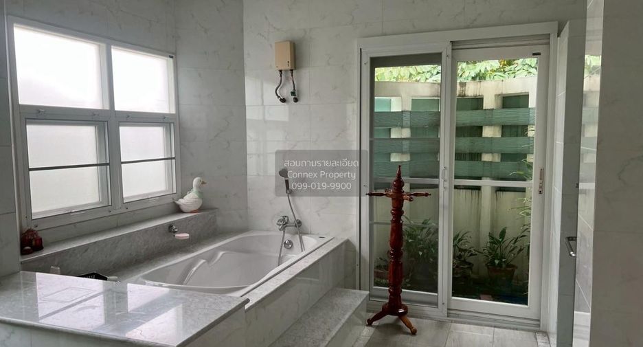 For sale 4 bedrooms house in Mueang Nonthaburi, Nonthaburi