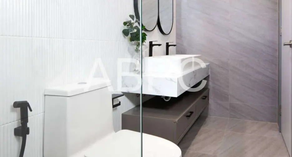 For rent and for sale 4 bedrooms house in Bang Lamung, Chonburi