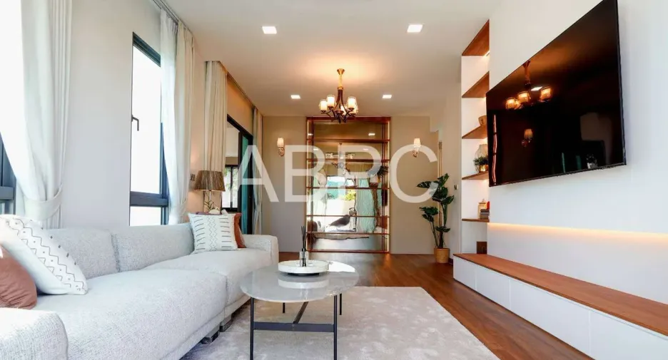 For rent and for sale 4 bedrooms house in Bang Lamung, Chonburi