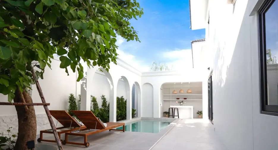 For rent and for sale 4 bedrooms house in Bang Lamung, Chonburi