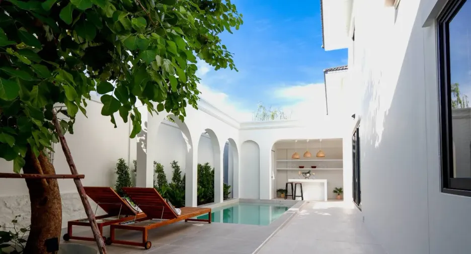 For rent and for sale 4 bedrooms house in Bang Lamung, Chonburi