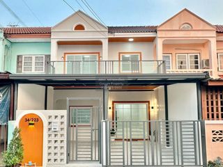 Reihenhaus zum Kauf mit 3 Zimmer in Sai Noi, Nonthaburi